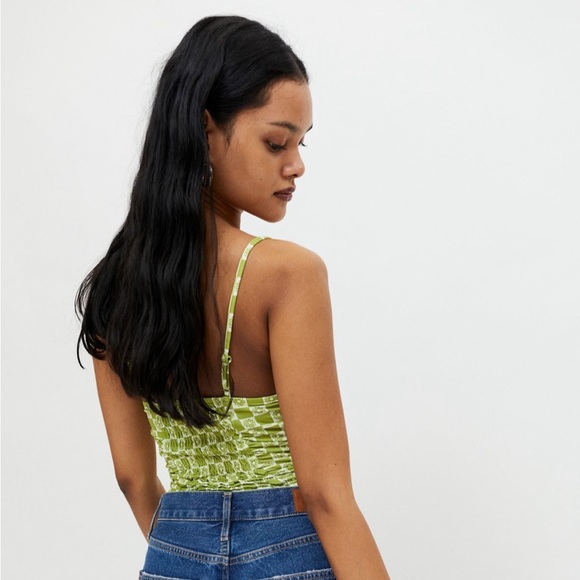 UO Kelsey Ruched Cropped Cami - Picture 2 of 4